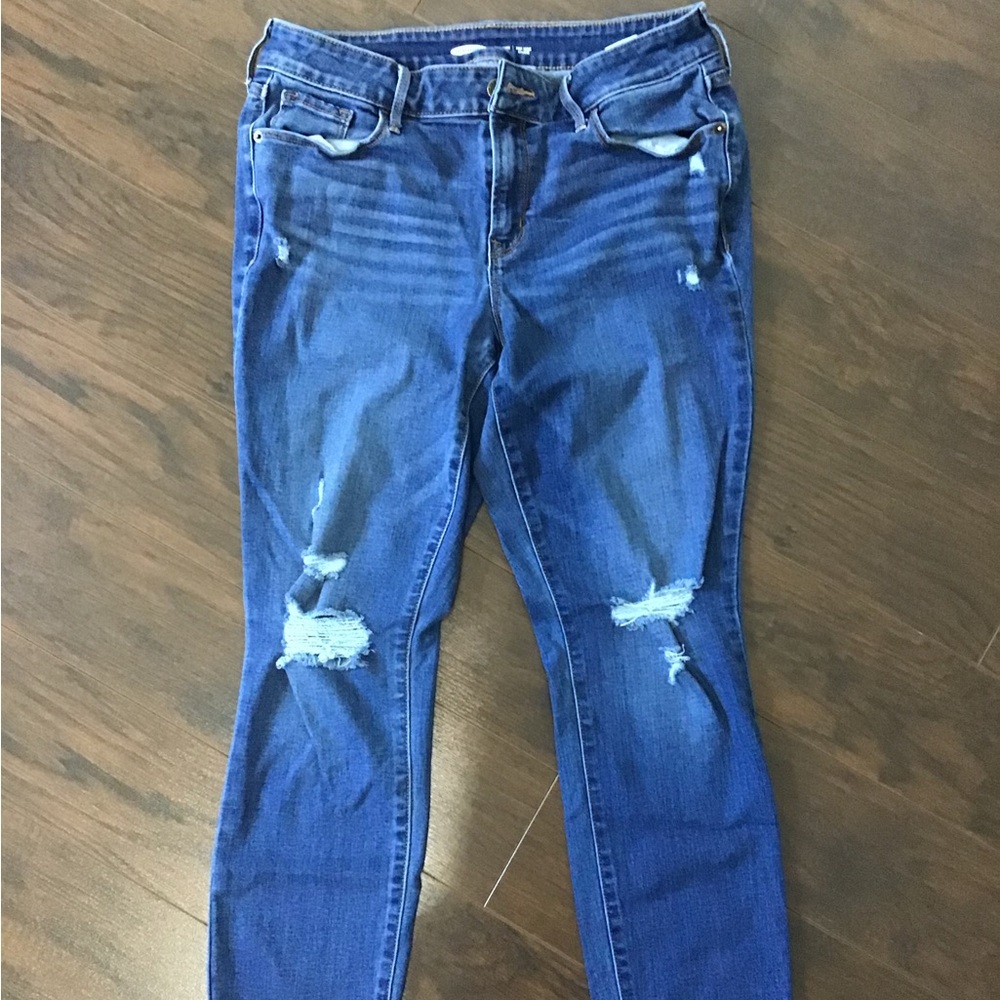 Old Navy Mid Rise Pop Icon Distressed Skinny Jeans